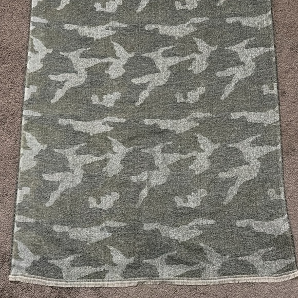 Large 77x28 Scarf/Wrap-Subtle Abstract Camo-Green/Gray-Raw Edge Fringe-Polyester - Picture 8 of 14